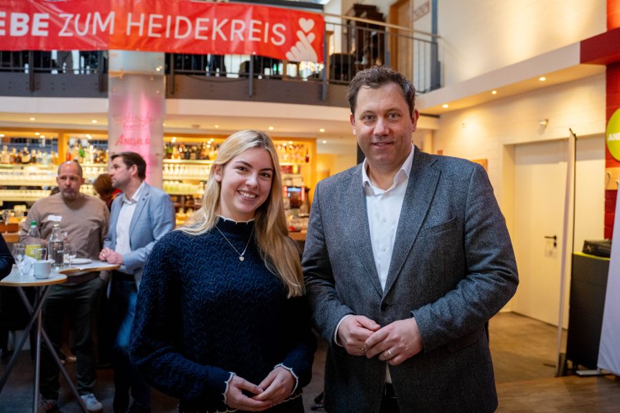 Rotenburgerin unterstützt Klingbeil in Berlin